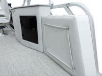 Q_21-RSS_WhiteMetallic_Legend-Boats395A3568