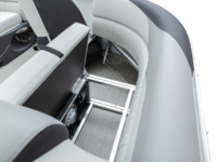 Q_21-RSS_WhiteMetallic_Legend-Boats395A3699