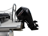 Q23CRL_WhiteMetallicSport_CRL_LegendBoatsDSC02397