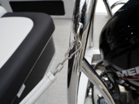 Q23CRL_WhiteMetallicSport_CRL_LegendBoatsDSC02417