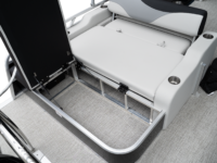 Q23CRL_WhiteMetallicSport_CRL_LegendBoatsDSC02449