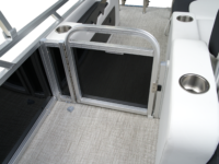 Q23CRL_WhiteMetallicSport_CRL_LegendBoatsDSC02464