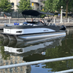 Vetta Pontoons Day on the Hill
