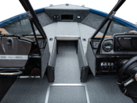 17XT_Sapphire_Legendboats395A5853