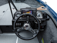 17XT_Sapphire_Legendboats395A57888