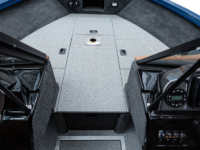 17XT_Sapphire_Legendboats395A5845