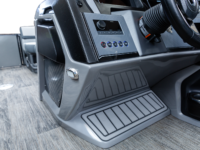 Levata_23-QLS_Windshield_Vetta395A4783