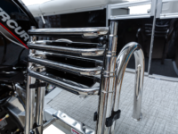 Q_21_C_WhiteMetallicLegendboats395A4919