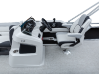 Q_21_C_WhiteMetallicLegendboats395A4993