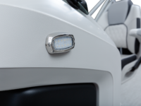 Q_21_CSport_WhiteMetallicLegendboats395A4980