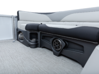 Q_21_CSport_WhiteMetallicLegendboats395A4985