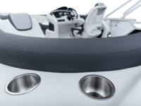 Q_21_CSport_WhiteMetallicLegendboats395A5040