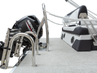 Q_21-RSS_WhiteMetallicSport_Legend-Boats395A3519