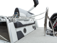 Q_21-RSS_WhiteMetallicSport_Legend-Boats395A3528