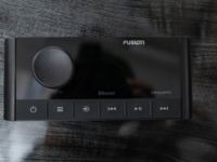 Q_21-RSS_WhiteMetallicSport_Legend-Boats395A3649