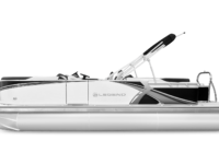 Q23QL_WhiteMetallic-Sport_LegendBoats395A1812