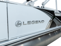 Q23QL_WhiteMetallic-Sport_LegendBoats395A1854