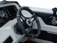 Q23QL_WhiteMetallic-Sport_LegendBoats395A1881
