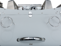 Q23QL_WhiteMetallic-Sport_LegendBoats395A1939