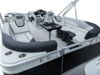 Q23QL_WhiteMetallic-Sport_LegendBoats395A1969