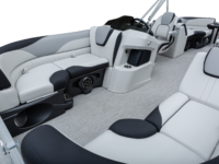 Q23QL_WhiteMetallic-Sport_LegendBoats395A2139