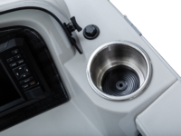 Q23QL_WhiteMetallic-Sport_LegendBoats395A2179